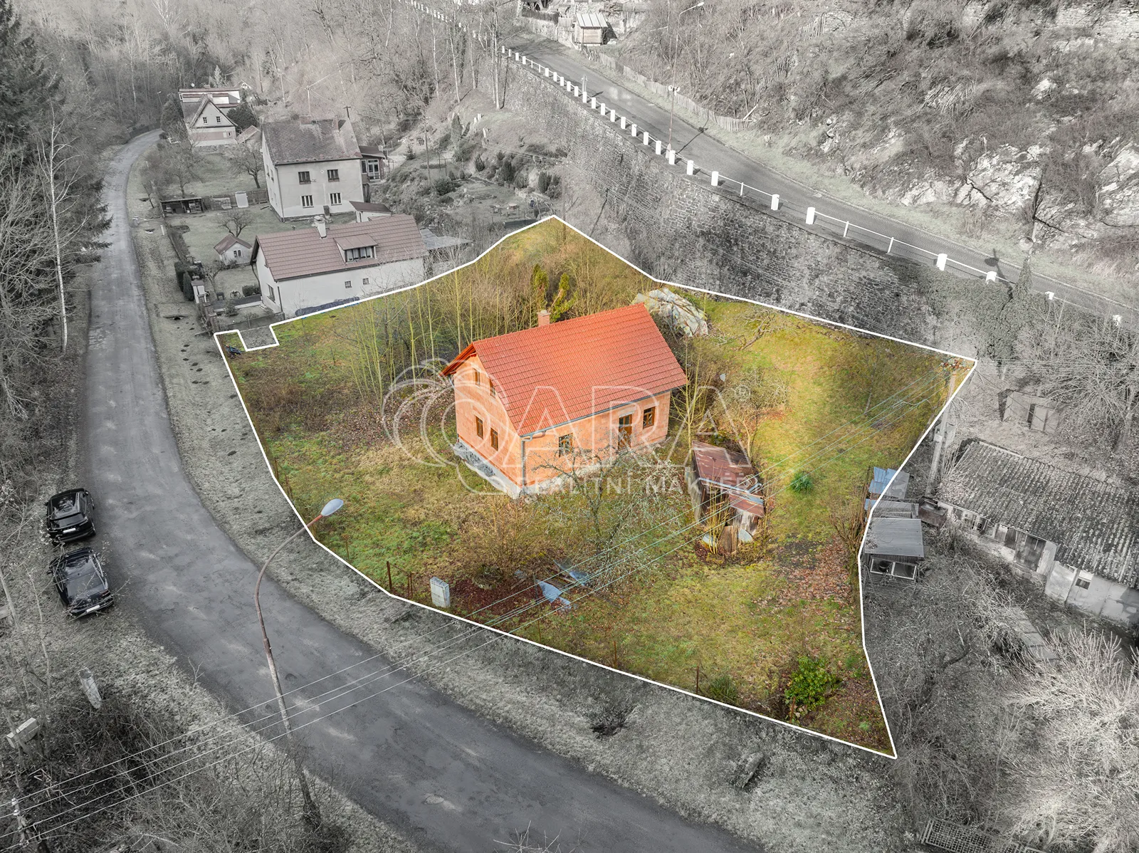 Rodinný dům (hrubá stavba), 3+1, 85 m², pozemek 1 454 m², ul. Nádražní – Rataje nad Sázavou