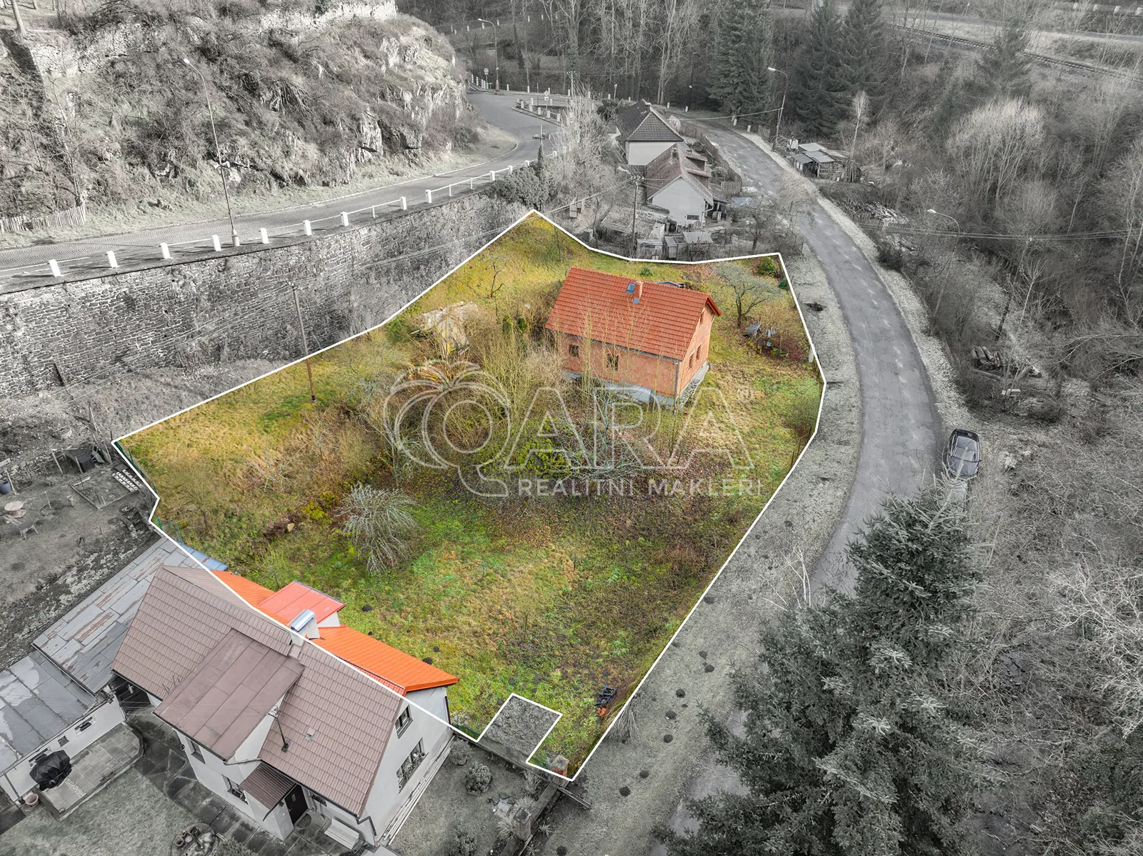 Rodinný dům (hrubá stavba), 3+1, 85 m², pozemek 1 454 m², ul. Nádražní – Rataje nad Sázavou