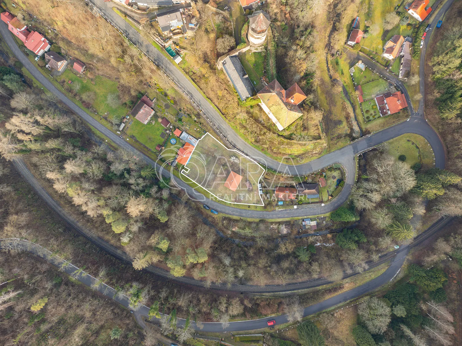 Rodinný dům (hrubá stavba), 3+1, 85 m², pozemek 1 454 m², ul. Nádražní – Rataje nad Sázavou