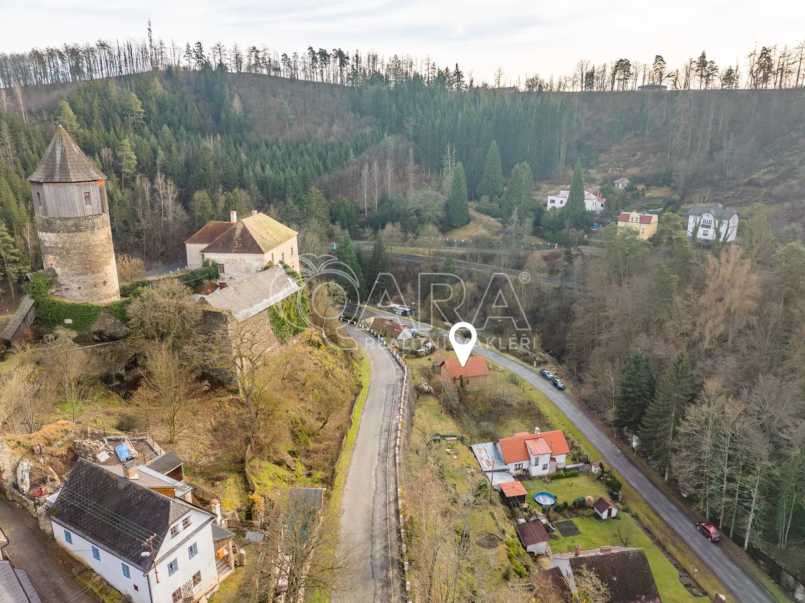 Rodinný dům (hrubá stavba), 3+1, 85 m², pozemek 1 454 m², ul. Nádražní – Rataje nad Sázavou