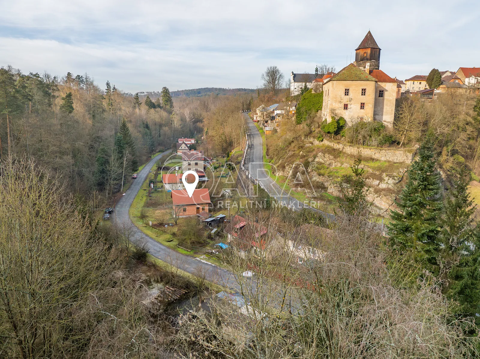 Rodinný dům (hrubá stavba), 3+1, 85 m², pozemek 1 454 m², ul. Nádražní – Rataje nad Sázavou