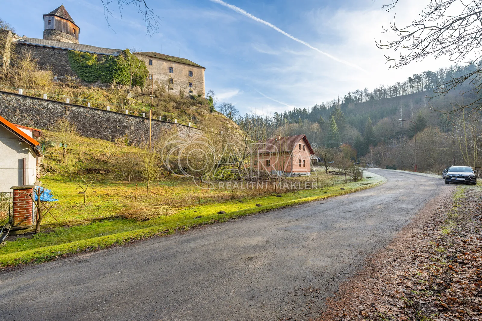 Rodinný dům (hrubá stavba), 3+1, 85 m², pozemek 1 454 m², ul. Nádražní – Rataje nad Sázavou
