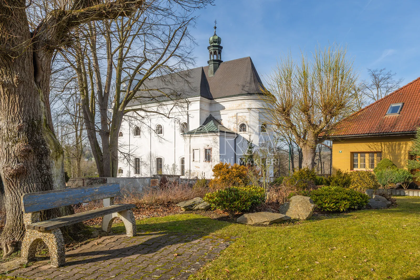 Rodinný dům (hrubá stavba), 3+1, 85 m², pozemek 1 454 m², ul. Nádražní – Rataje nad Sázavou